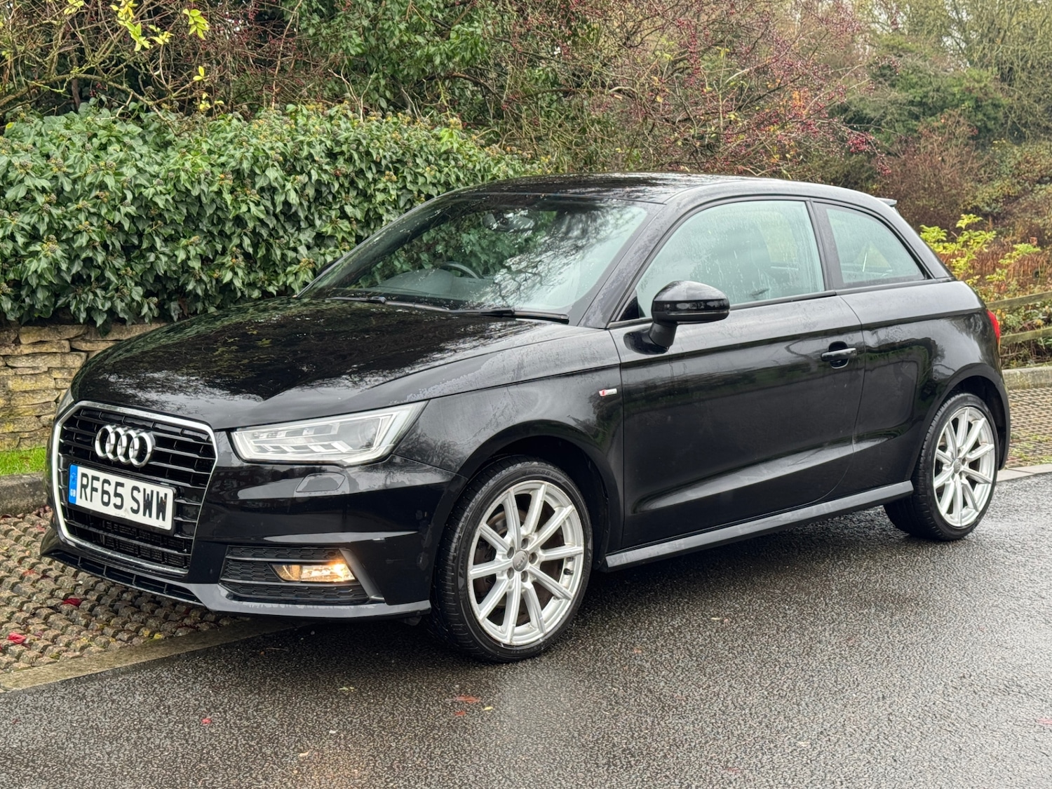 Used Audi A1 2015 for sale - 76566350: Photo 2
