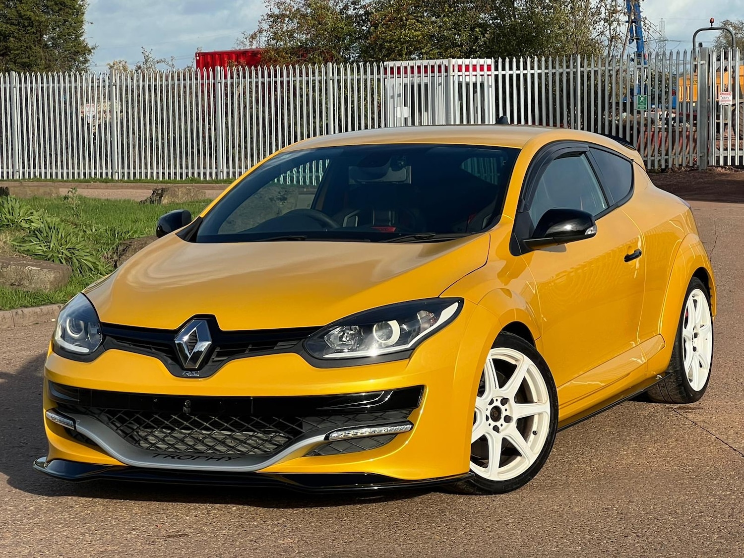 Used Renault Megane 2015 for sale - 76252462: Photo 2