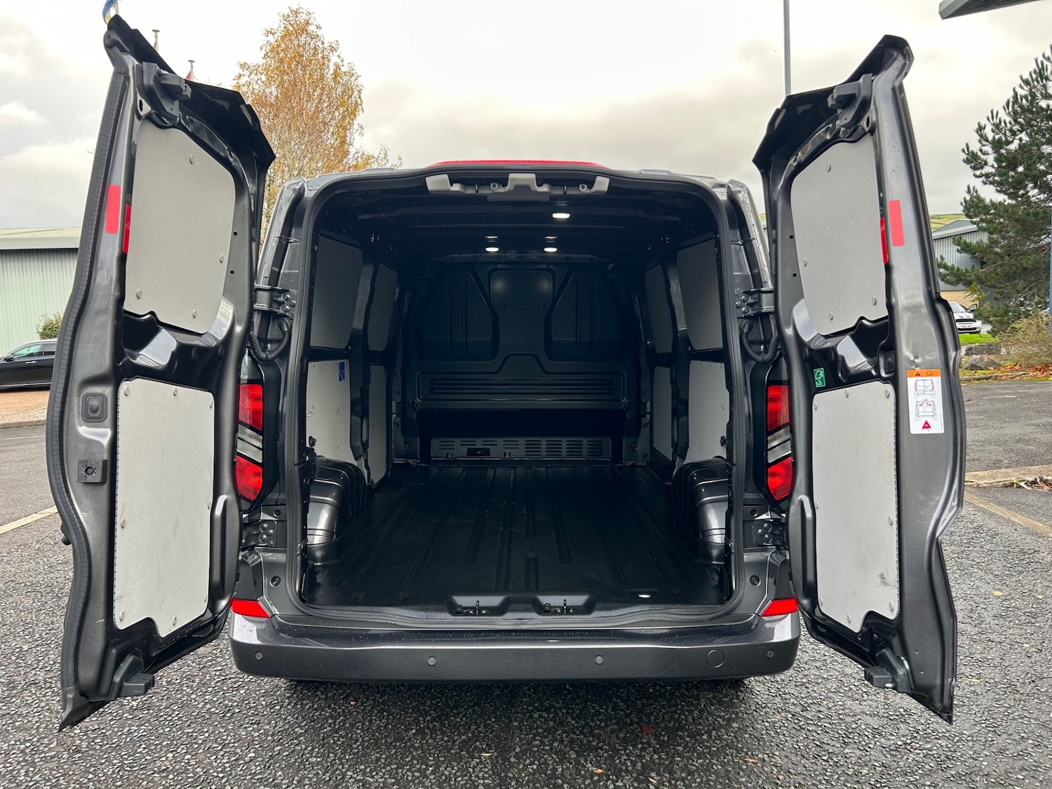 Used Ford Transit Custom 2024 for sale - 76464778: Photo 8