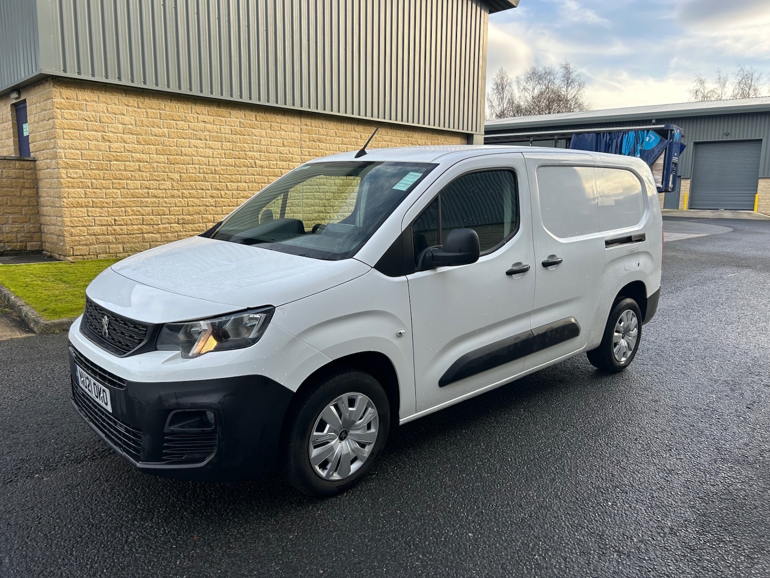 Used Peugeot Partner 2021 for sale - 77196169: Photo 3