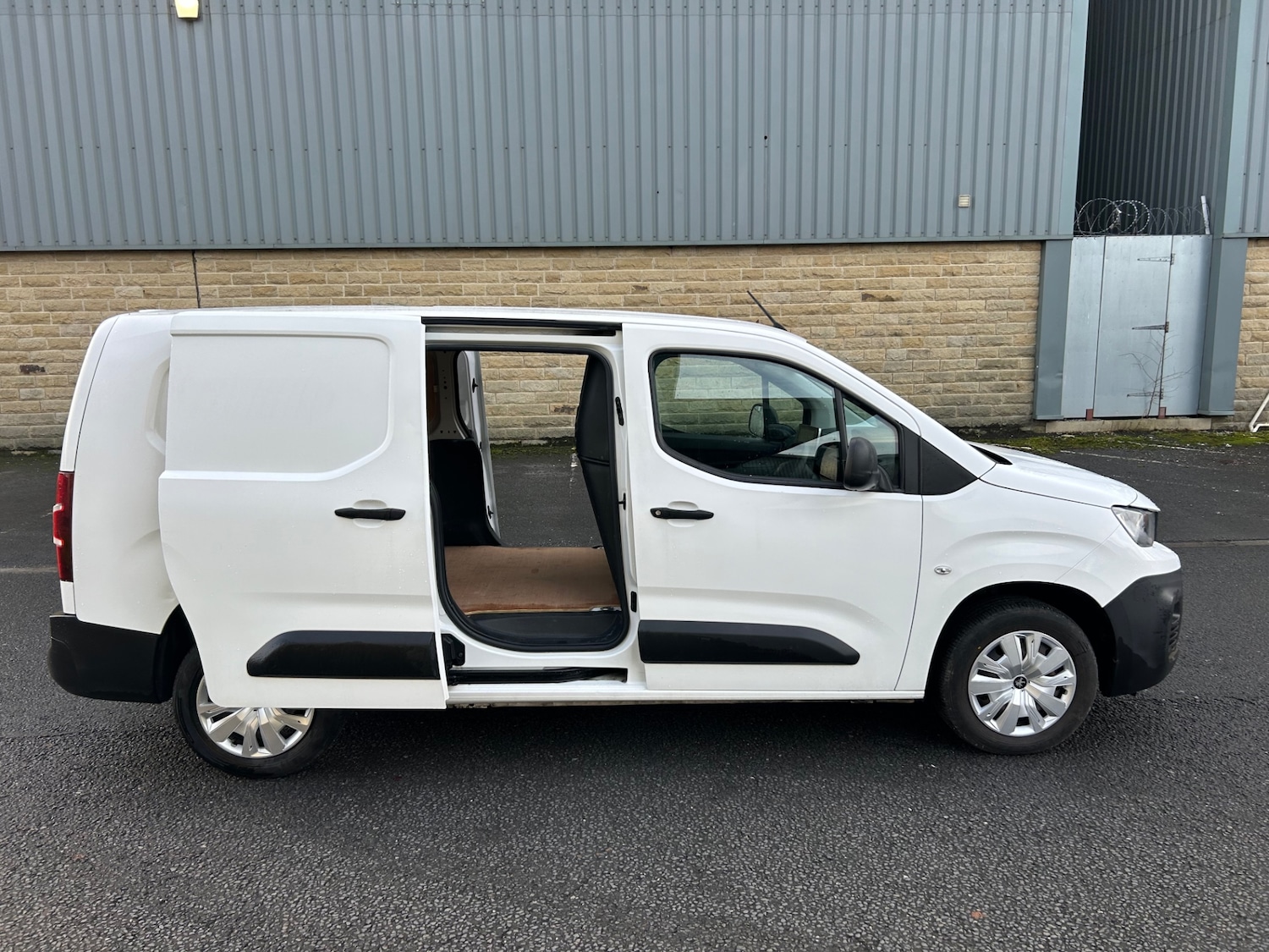 Used Peugeot Partner 2021 for sale - 77196169: Photo 7