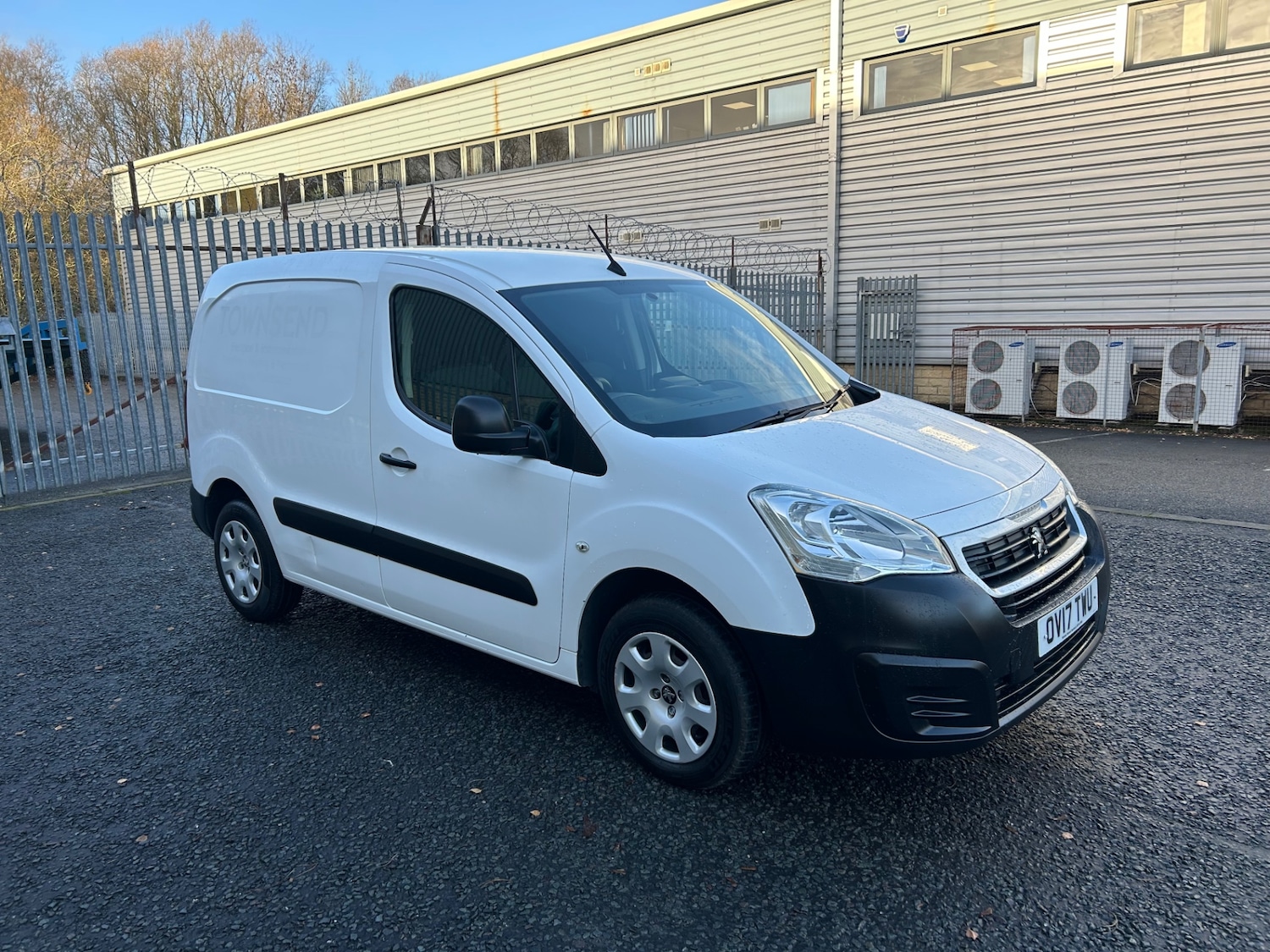 Used Peugeot Partner 2017 for sale - 76735688: Photo 1