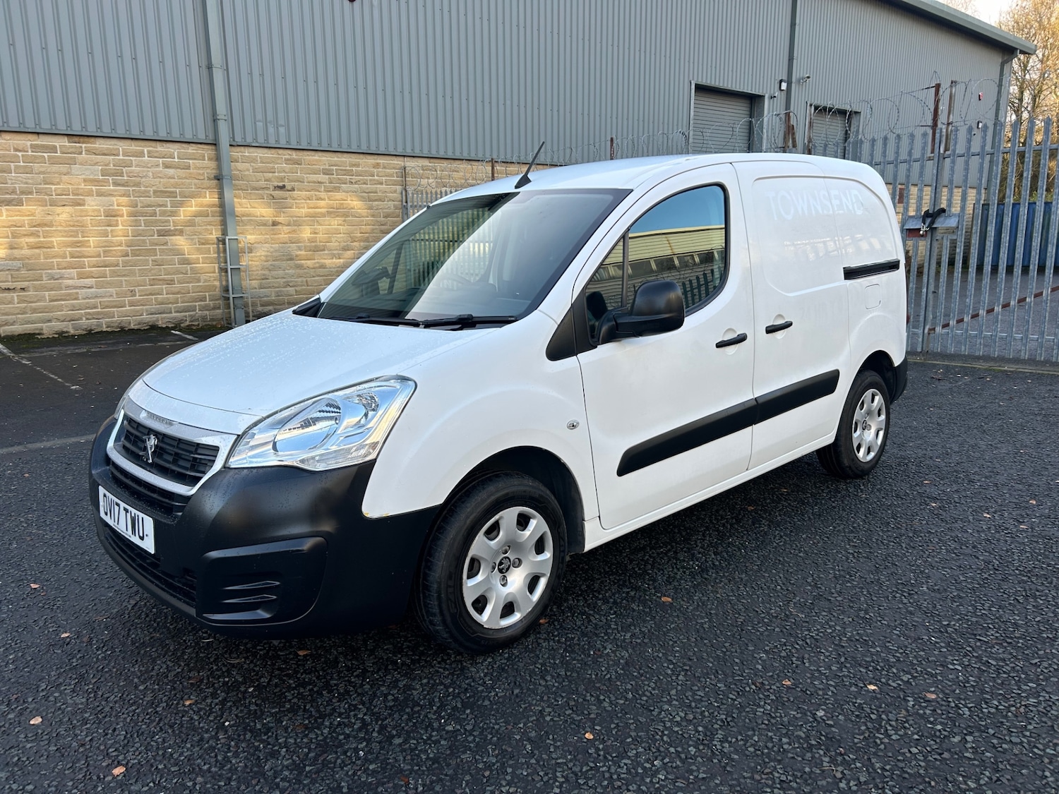 Used Peugeot Partner 2017 for sale - 76735688: Photo 3