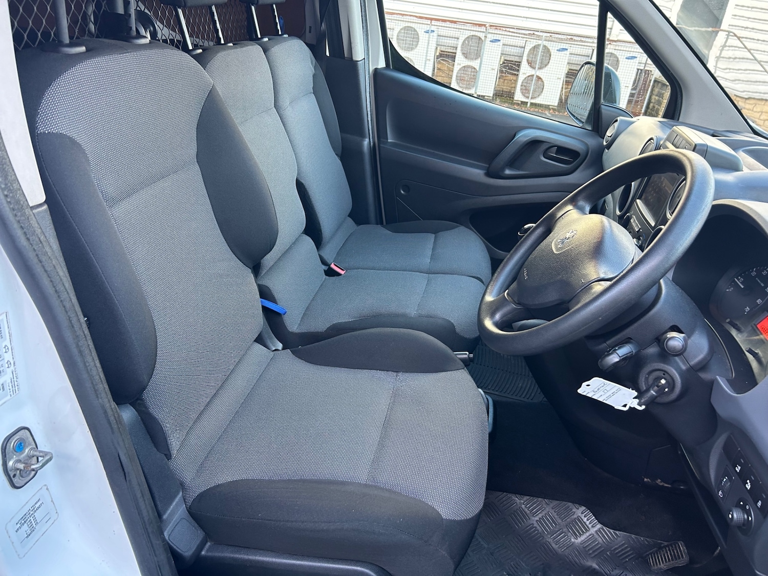 Used Peugeot Partner 2017 for sale - 76735688: Photo 8