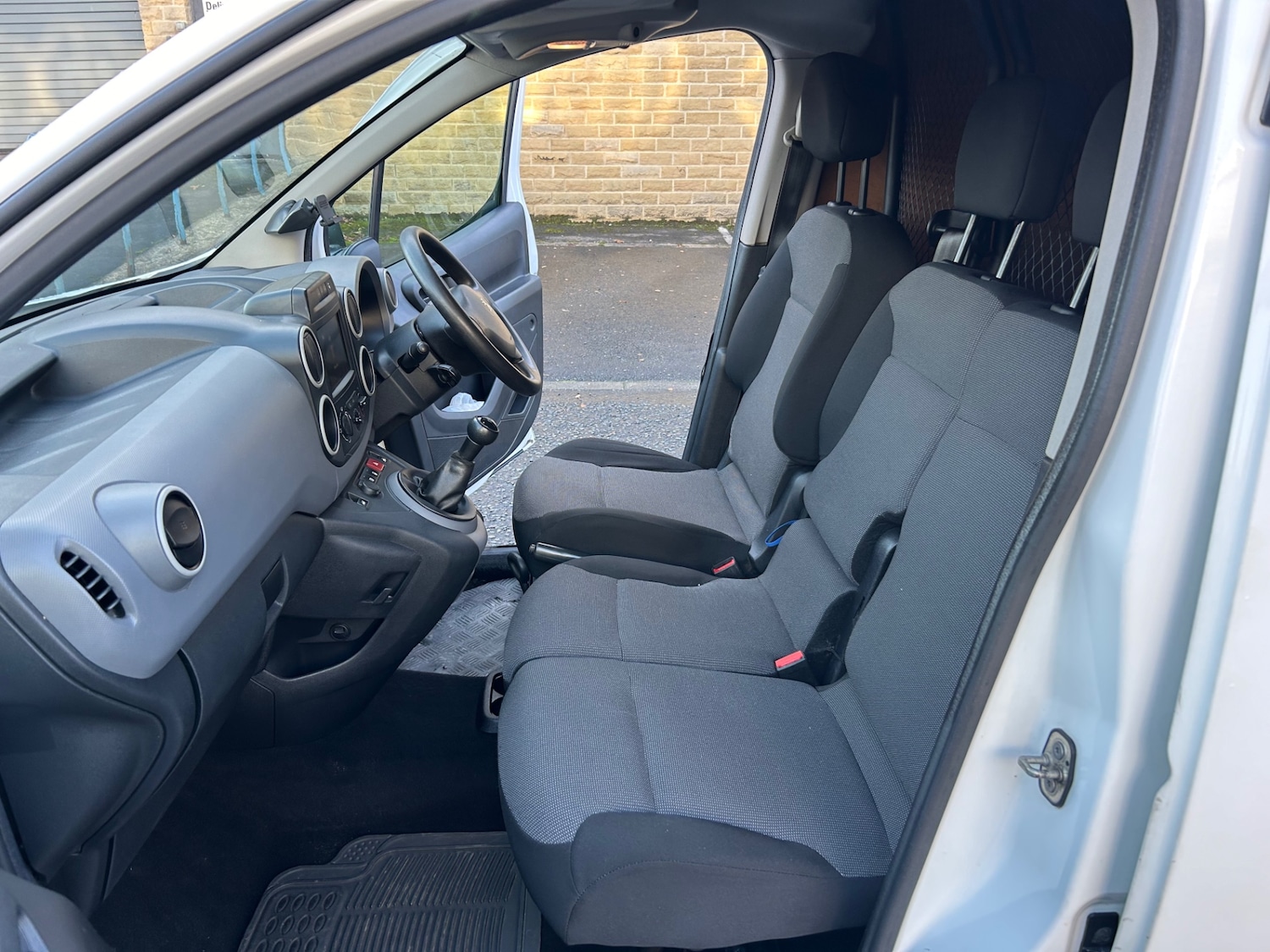 Used Peugeot Partner 2017 for sale - 76735688: Photo 9