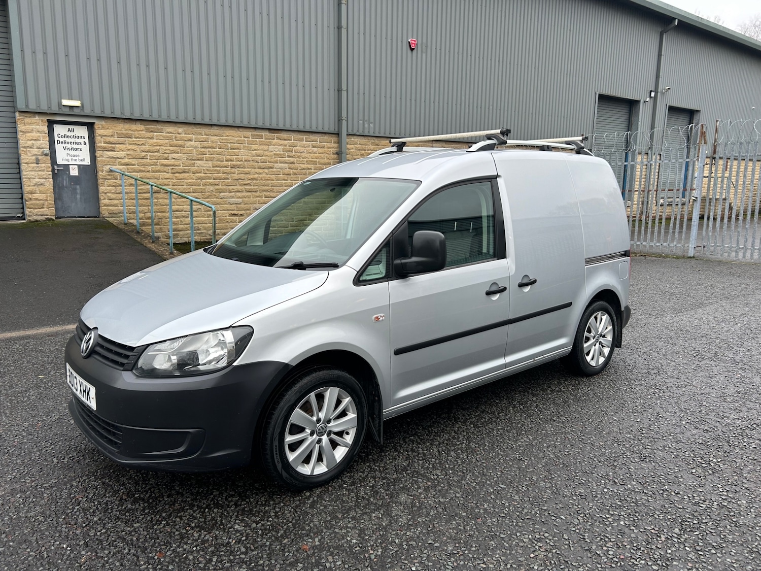 Used Volkswagen Caddy 2013 for sale - 77271054: Photo 3