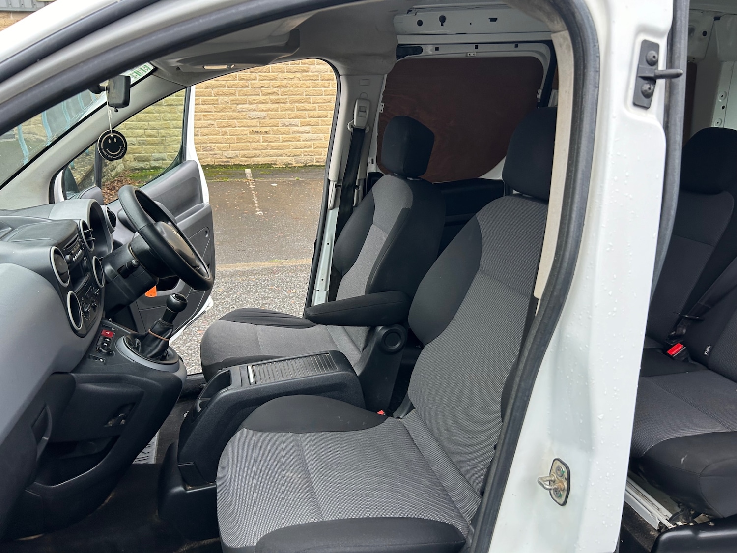 Used Peugeot Partner 2017 for sale - 76980349: Photo 11