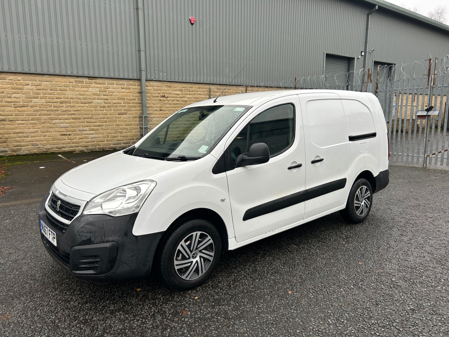 Used Peugeot Partner 2017 for sale - 76980349: Photo 3