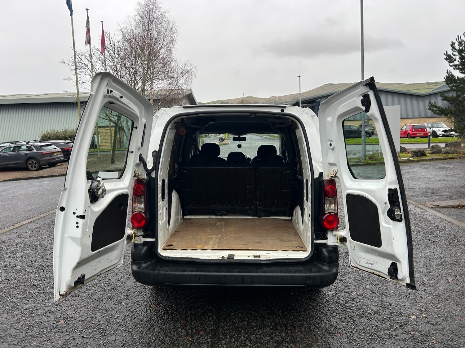 Used Peugeot Partner 2017 for sale - 76980349: Photo 7