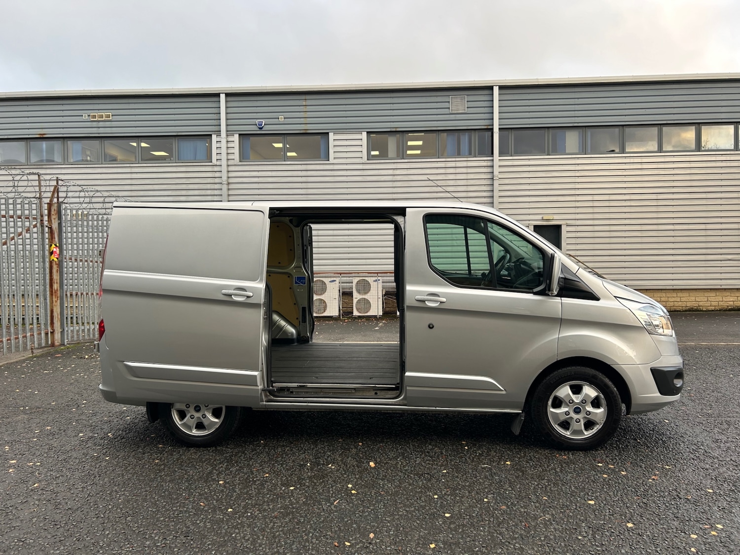 Used Ford Transit Custom 2015 for sale - 76626021: Photo 7