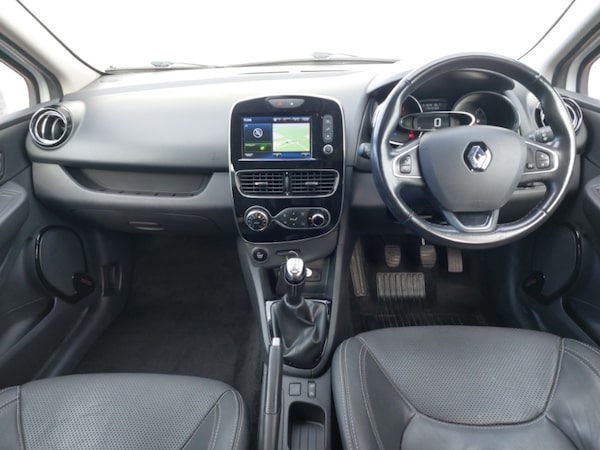Used Renault Clio 2017 for sale - 76225782: Photo 2