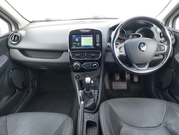 Used Renault Clio 2017 for sale - 76225782: Photo 2