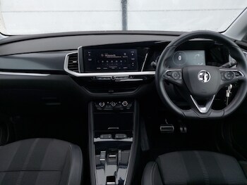 Used Vauxhall Grandland 2023 for sale - 76160781: Photo 2