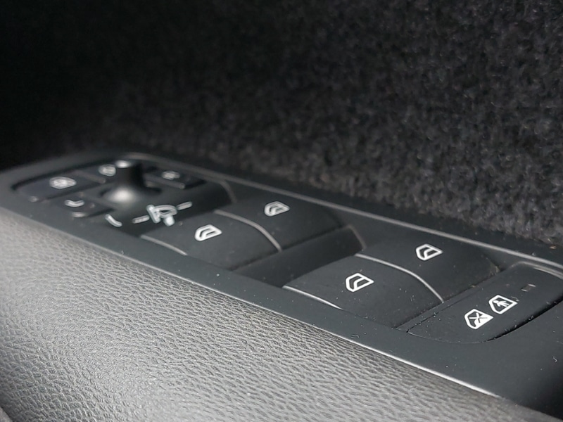 Used Volvo XC40 2023 for sale - 77065973: Photo 16