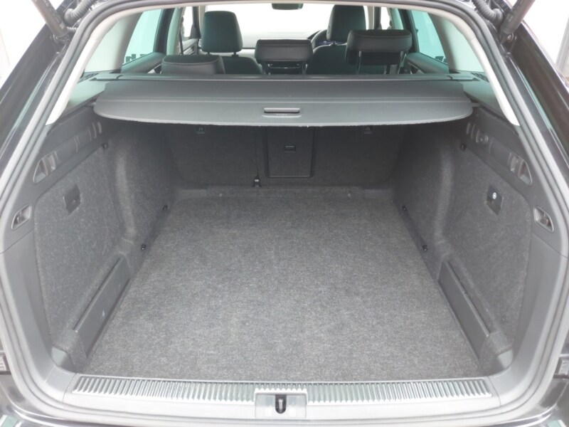 Used Skoda Superb 2023 for sale - 76094061: Photo 8