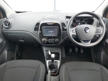 Used Renault Captur 2018 for sale - 77689790: Photo