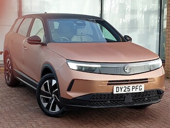 2025 - 1.2 Hybrid [136] Ultimate 5dr e-DCT6 [Pan Roof]