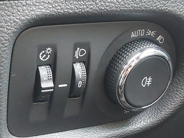 Used Vauxhall Astra 2017 for sale - 76275579: Photo 18
