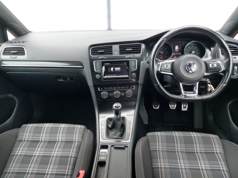 Used Volkswagen Golf 2015 for sale - 77503008: Photo 2