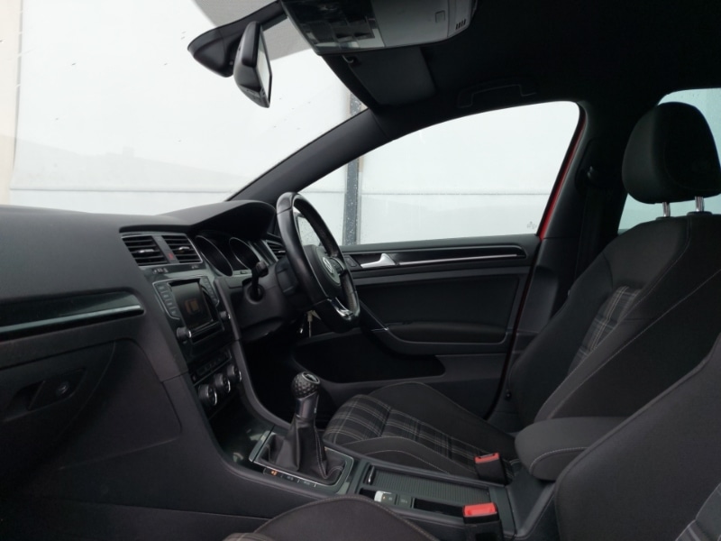 Used Volkswagen Golf 2015 for sale - 77503008: Photo 5