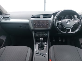 Used Volkswagen Tiguan 2019 for sale - 76052821: Photo 2