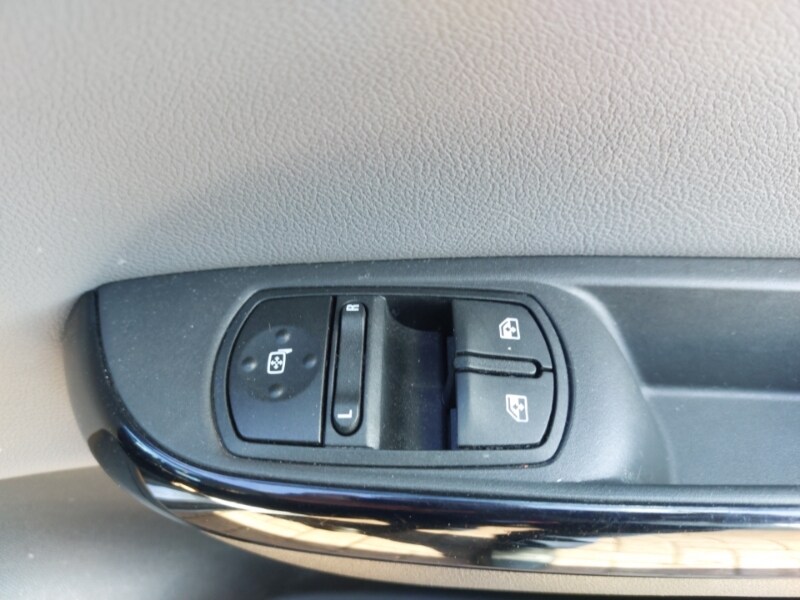 Used Vauxhall Corsa 2016 for sale - 78203034: Photo 11