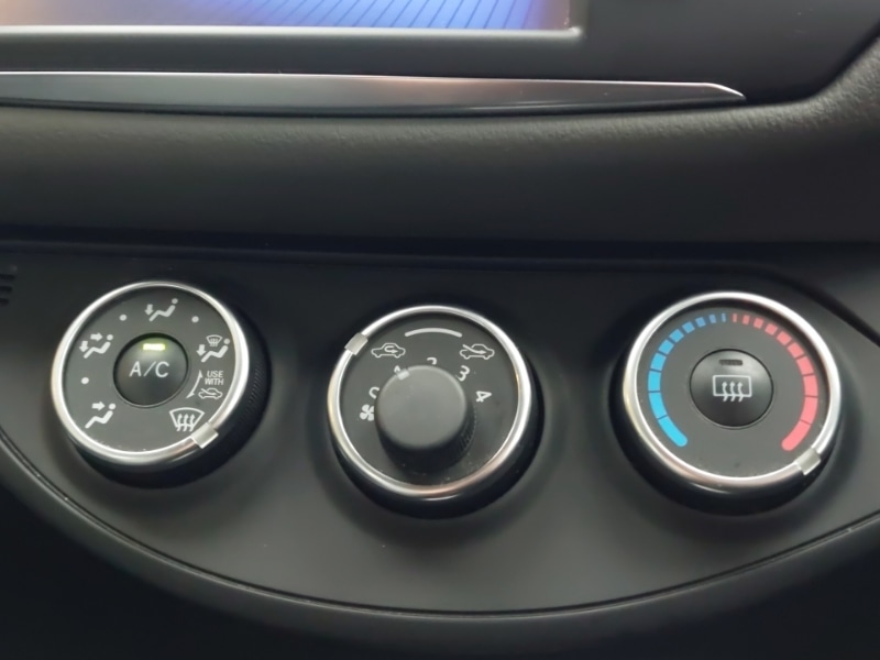 Used Toyota Yaris 2019 for sale - 77410238: Photo 17