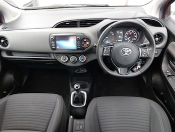 Used Toyota Yaris 2019 for sale - 77410238: Photo
