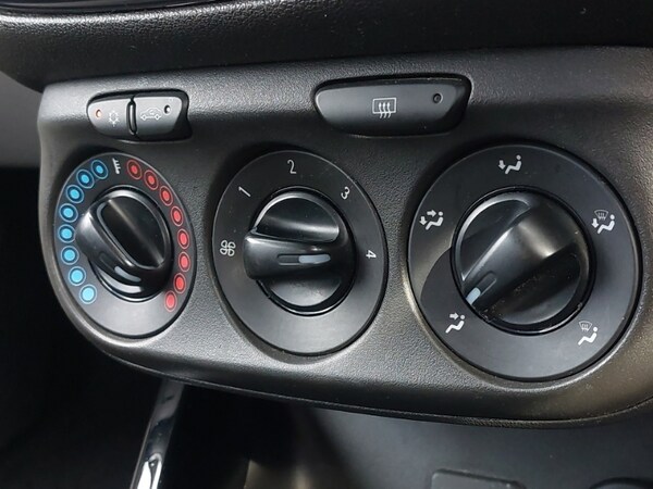 Used Vauxhall Corsa 2016 for sale - 76226101: Photo 11