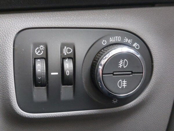Used Vauxhall Corsa 2016 for sale - 76226101: Photo 19