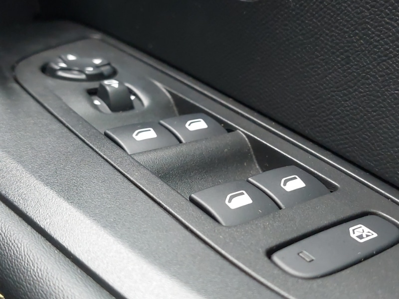 Used Peugeot 2008 2023 for sale - 77761108: Photo 16