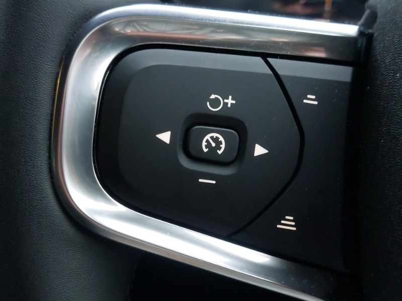 Used Volvo XC40 2025 for sale - 76885439: Photo 15