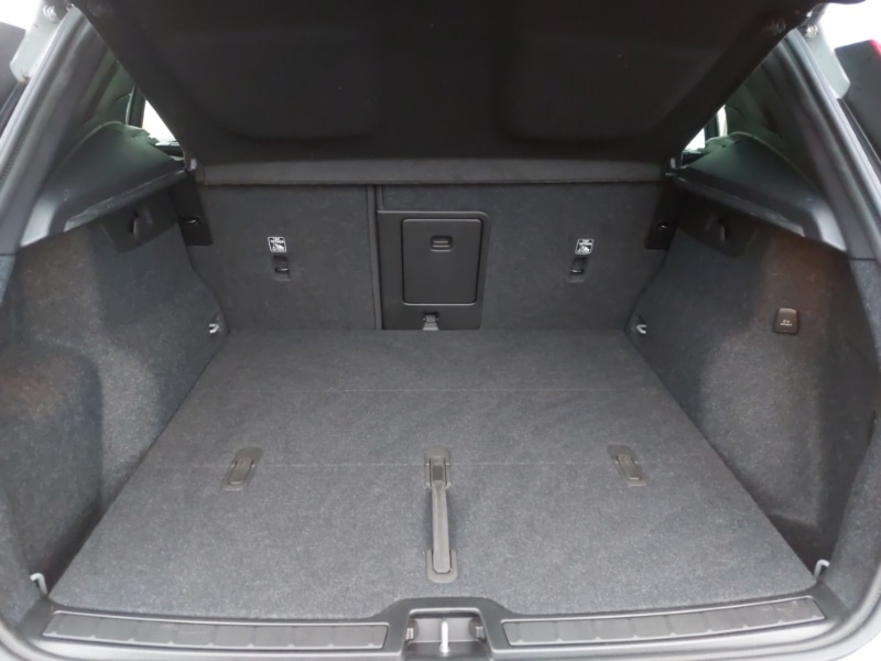 Used Volvo XC40 2025 for sale - 76885439: Photo 8