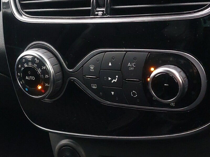 Used Renault Clio 2019 for sale - 76815738: Photo 11