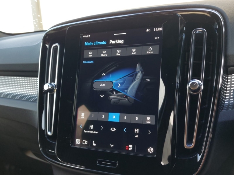 Used Volvo XC40 2024 for sale - 76897553: Photo 11