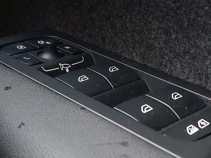 Used Volvo XC40 2024 for sale - 76897553: Photo 17