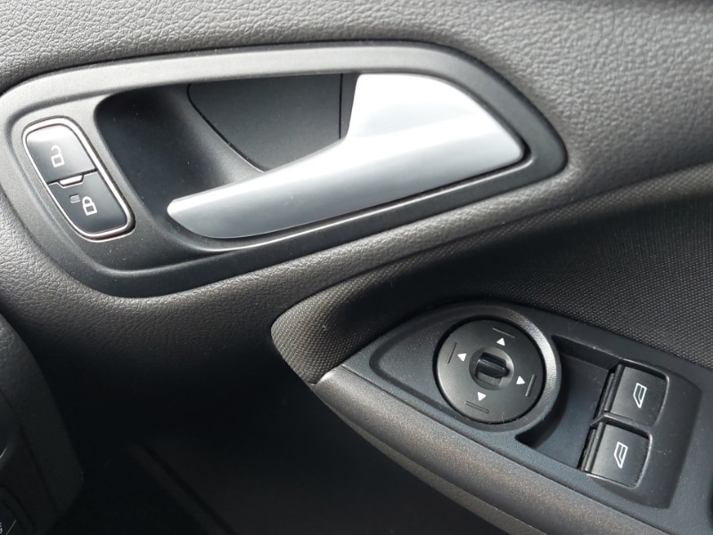 Used Ford Focus 2017 for sale - 78041040: Photo 12