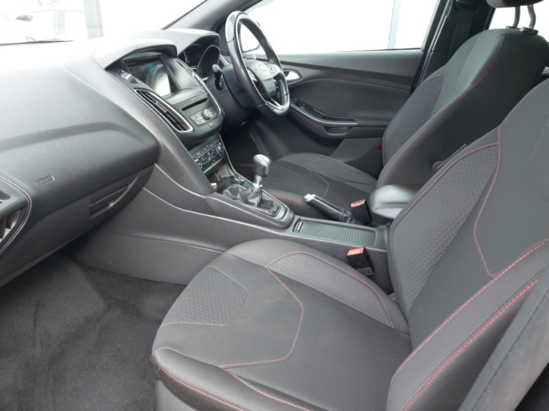 Used Ford Focus 2017 for sale - 78041040: Photo 5