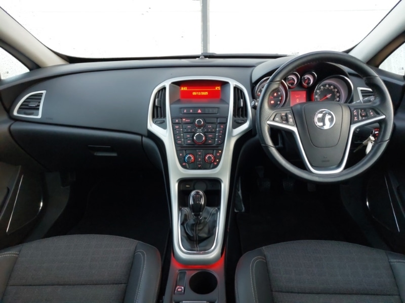 Used Vauxhall Astra GTC 2011 for sale - 76834130: Photo 2