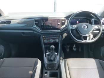 Used Volkswagen T-Roc 2018 for sale - 74731969: Photo
