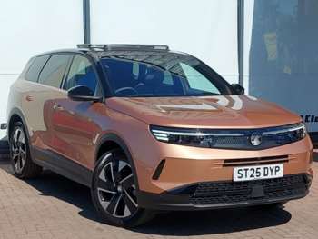 2025 - 1.2 Hybrid [136] Ultimate 5dr e-DCT6 [Pan Roof]