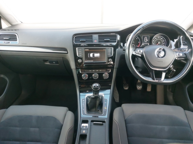 Used Volkswagen Golf 2016 for sale - 76614221: Photo 2
