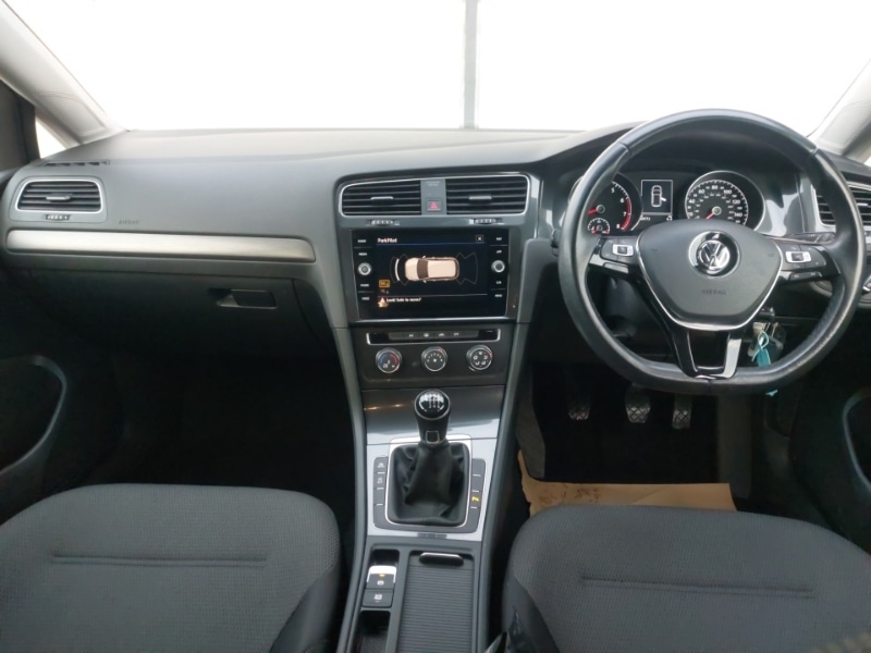 Used Volkswagen Golf 2017 for sale - 77129993: Photo 2