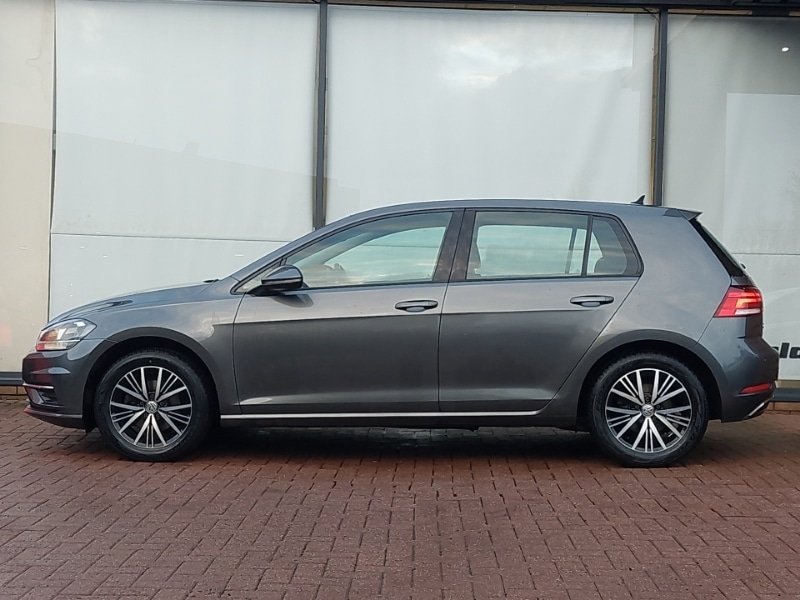 Used Volkswagen Golf 2017 for sale - 77129993: Photo 4