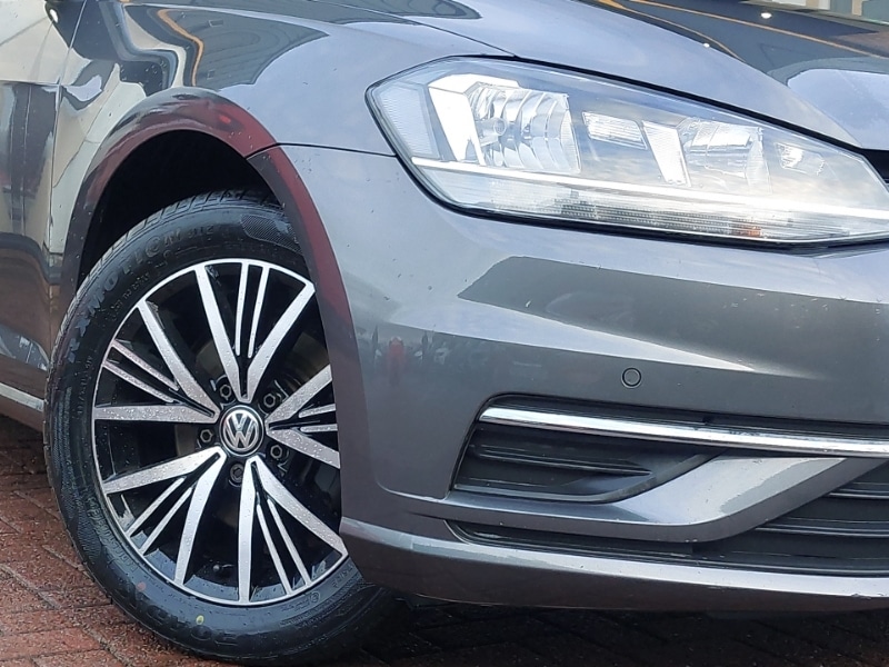 Used Volkswagen Golf 2017 for sale - 77129993: Photo 9