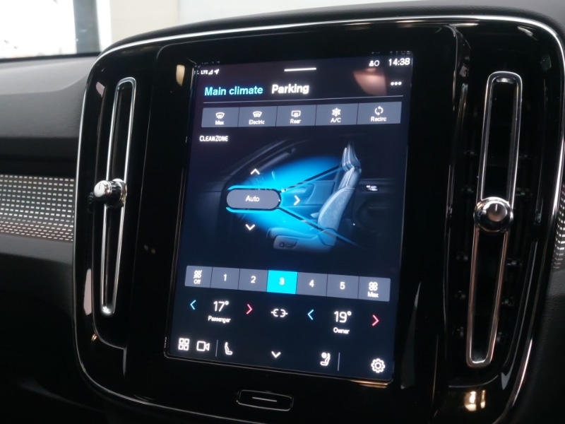 Used Volvo XC40 2025 for sale - 76897535: Photo 11