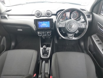 Used Suzuki Swift 2022 for sale - 76145671: Photo 2