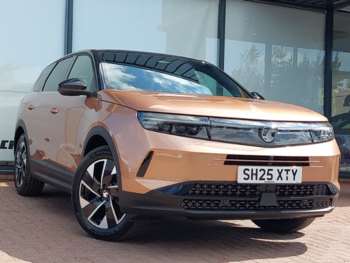 2025 - 1.2 Hybrid [136] Ultimate 5dr e-DCT6 [Fixed Roof]