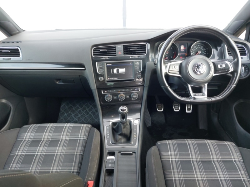 Used Volkswagen Golf 2016 for sale - 77963956: Photo 2