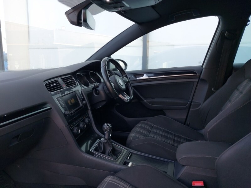 Used Volkswagen Golf 2016 for sale - 77963956: Photo 5